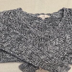 LOFT Women's Black and White Knit Sweater